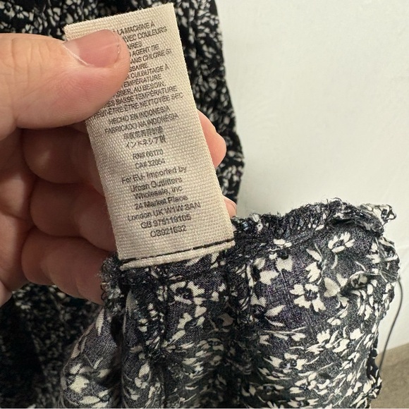 Free People One fine day black ditsy print mini tunic dress size medium - Picture 10 of 13